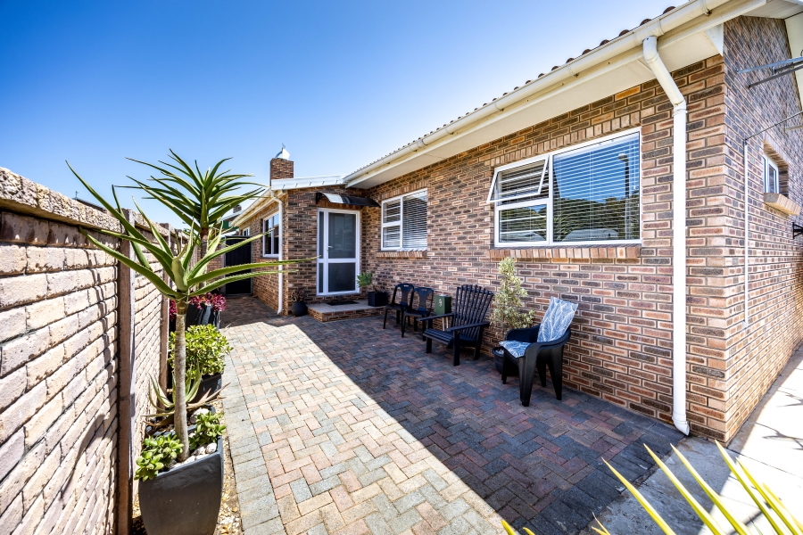 4 Bedroom Property for Sale in Cosy Corner Eastern Cape